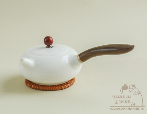 Чайник фарфоровый в японском стиле "Гранатовое зёрнышко"