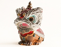 "Лев" - фигурка, меняющая цвет