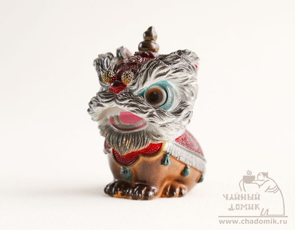 "Лев" - фигурка, меняющая цвет